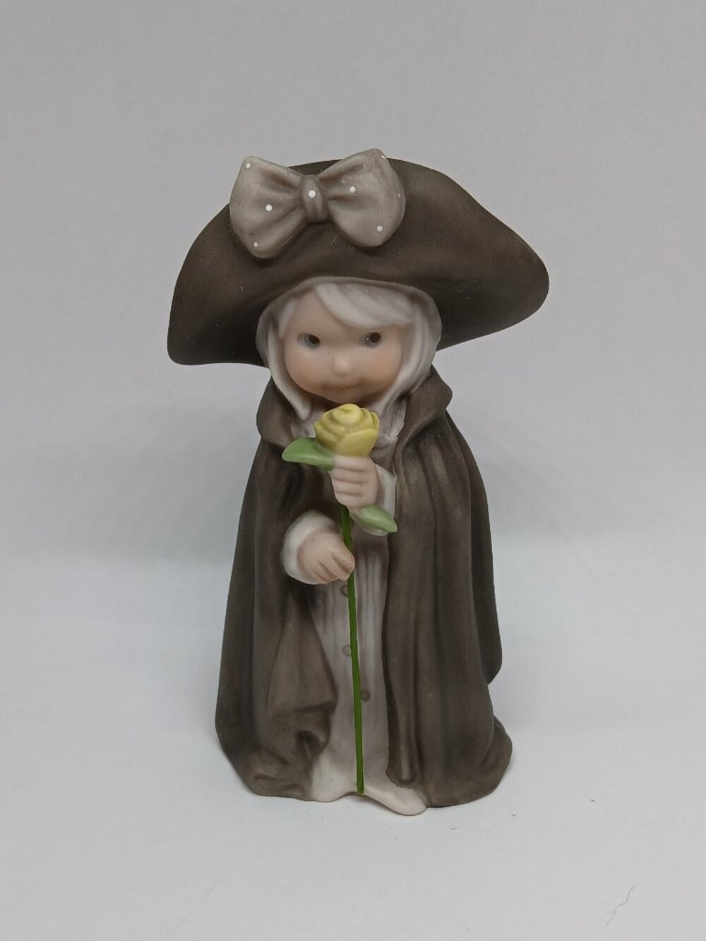 Vintage 1998 Kim Anderson "Pretty as a Picture" figurine Enesco A Long Stem Rose